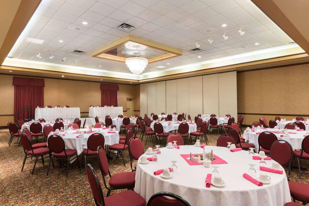 Ramada By Wyndham Topeka Downtown Hotel & Convention Center Udogodnienia zdjęcie