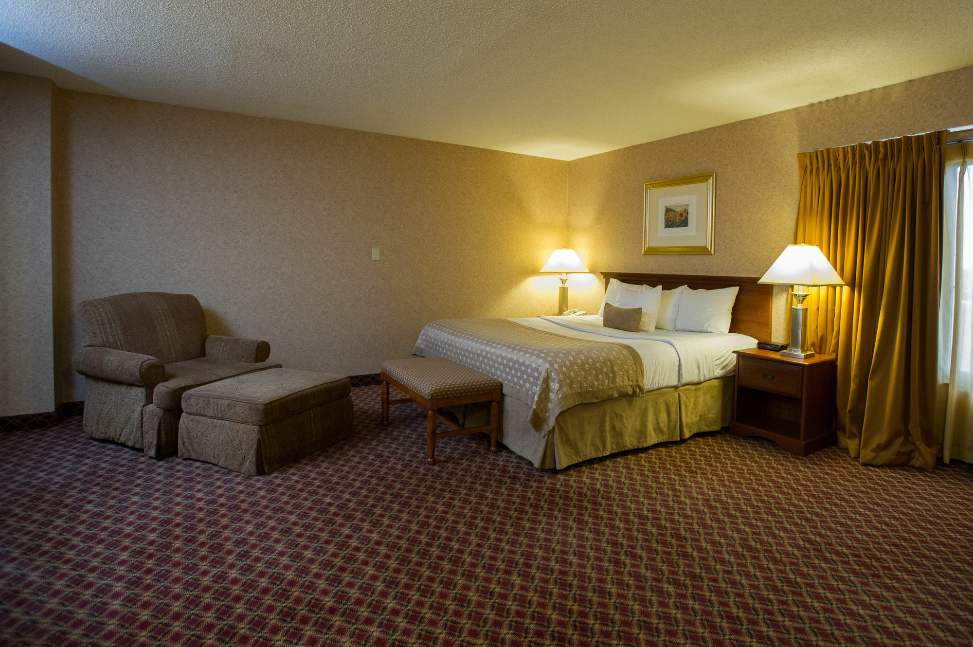 Ramada By Wyndham Topeka Downtown Hotel & Convention Center Zewnętrze zdjęcie
